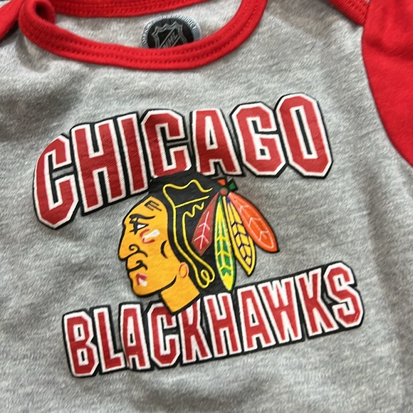 NHL Chicago Blackhawks Bodysuit - Picture 2 of 3